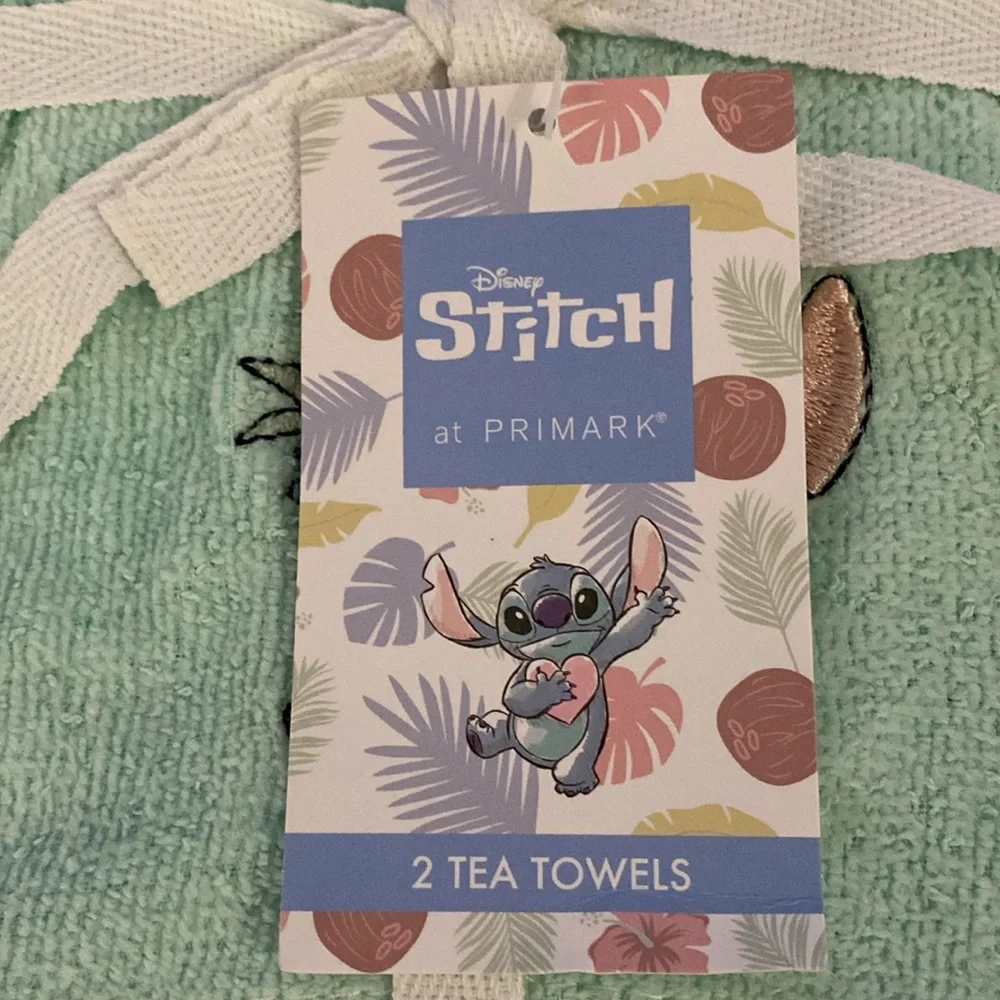 ❤️ Disney’s Lilo & Stitch Pineapple Tea Towel Set NWT
